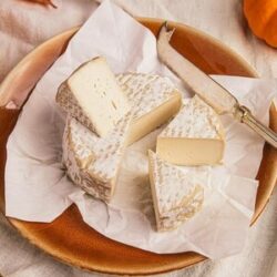 PETIT ALBA – Gerijpte Kaasvervanger “Geiten Camembert stijl” [THT: 20/9/23] – 160g