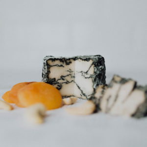 Simply BLUE (Roquefort style) [DMD: 04/09/22] – NUTTY ARTISAN FOODS – 130g